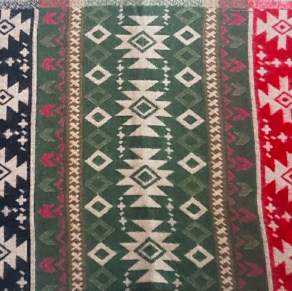 Handloom woollen blanket/shawl/scarf/throw